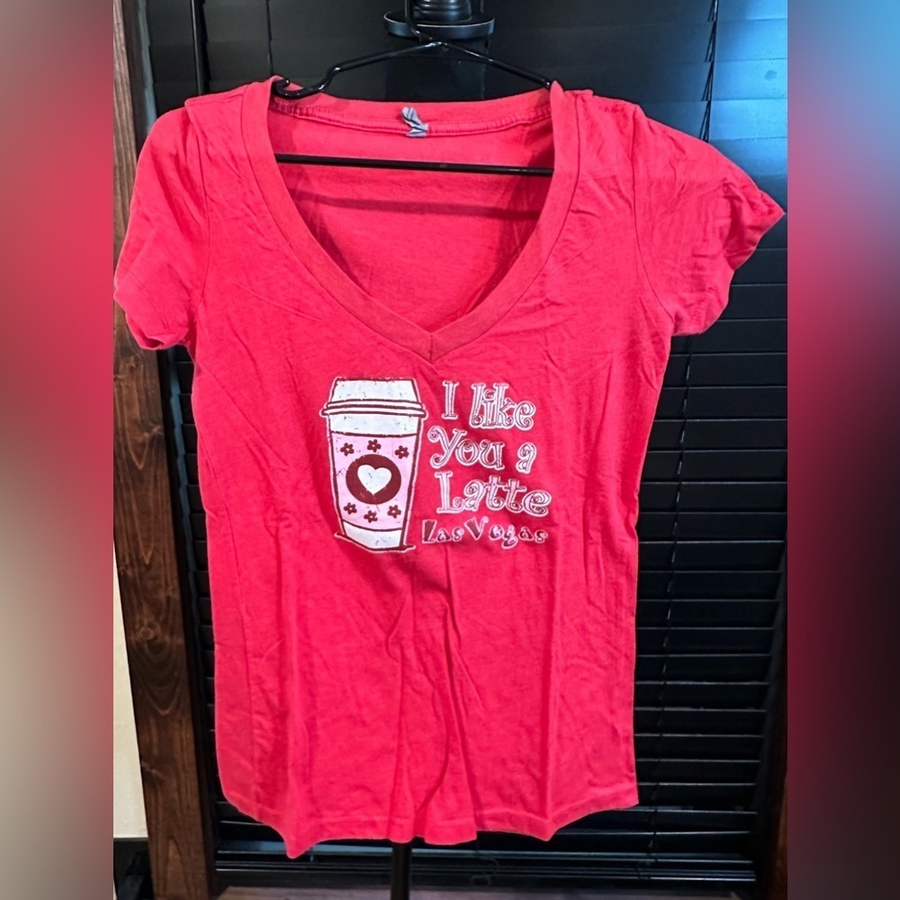 Vintage Las Vegas Red Graphic V Neck Short Sleeve Shirt Small